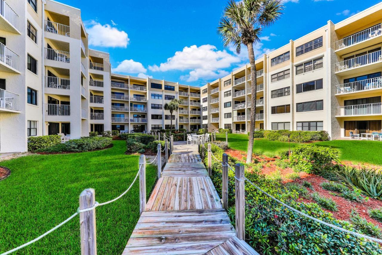 Castle Reef Condos New Smyrna Beach Exterior photo